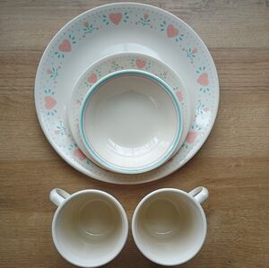 Vintage Corelle Forever Yours 8 Piece Dinnerware Set Hearts Pink Blue